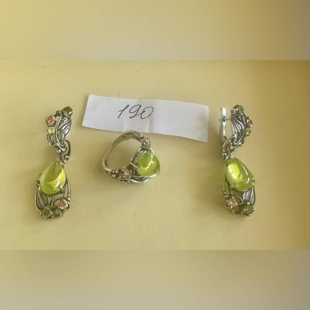 Elegant Silver and Green Jewelry Set